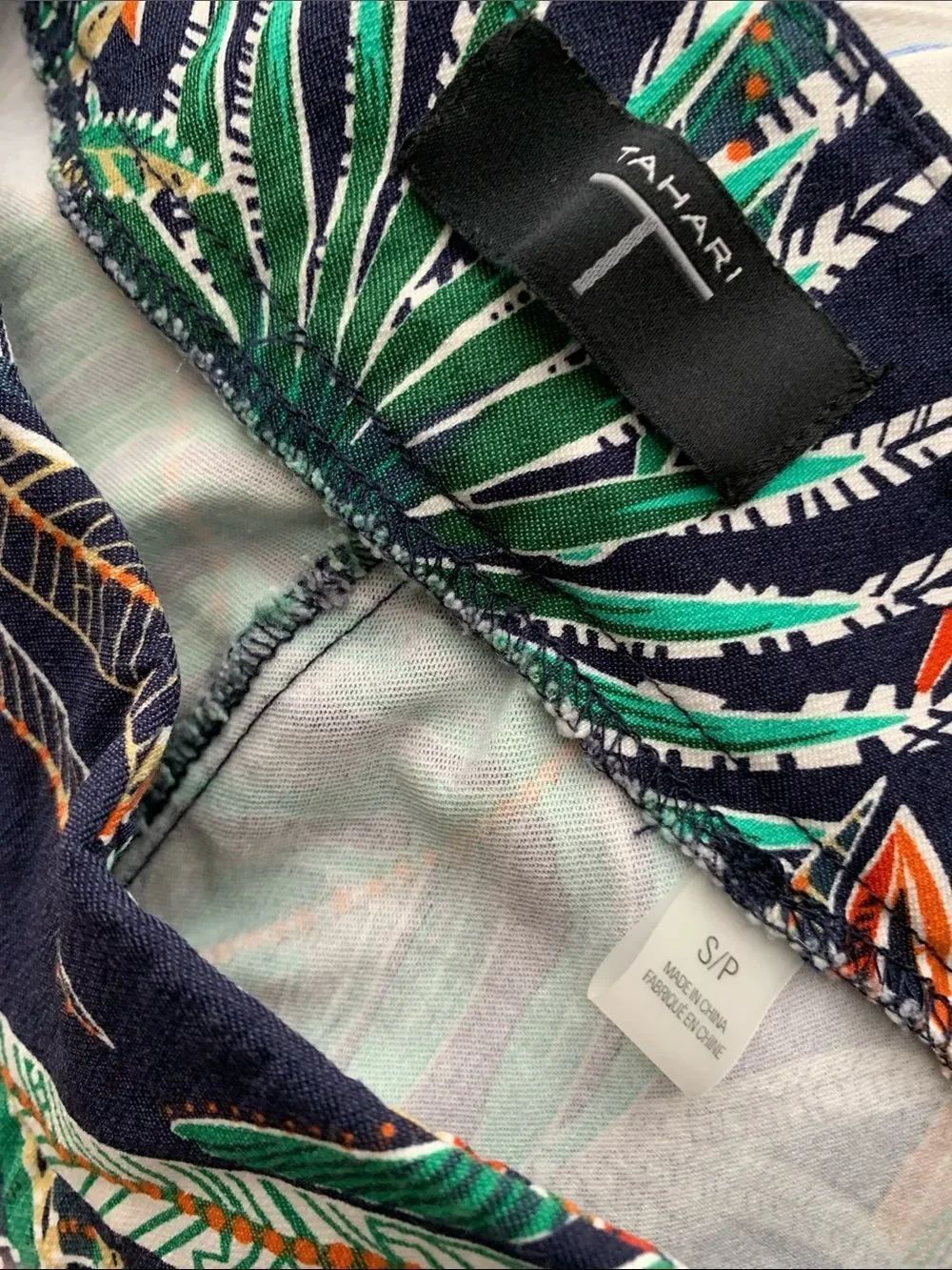 Tahari Navy Tropical Print Women’s Shorts with Green & Orange Palms Size SP - Picture 6 of 8